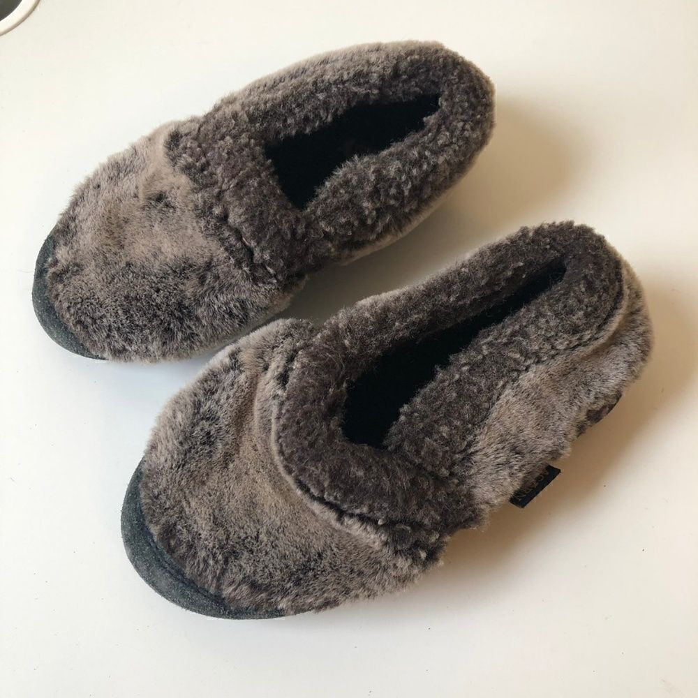 ACORN Kids Slippers 12.5 - 13.5 Furry Gray Moс